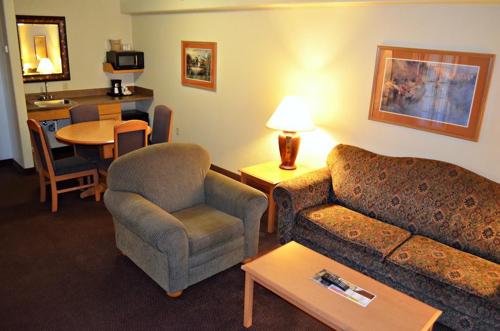 Fossil Creek Hotel & Suites Russell Dış mekan fotoğraf