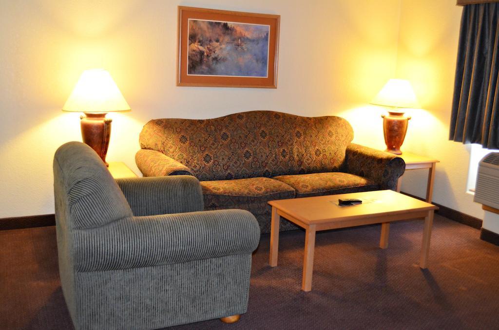 Fossil Creek Hotel & Suites Russell Dış mekan fotoğraf