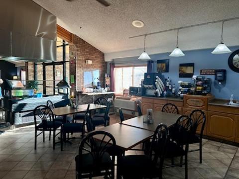 Fossil Creek Hotel & Suites Russell Dış mekan fotoğraf