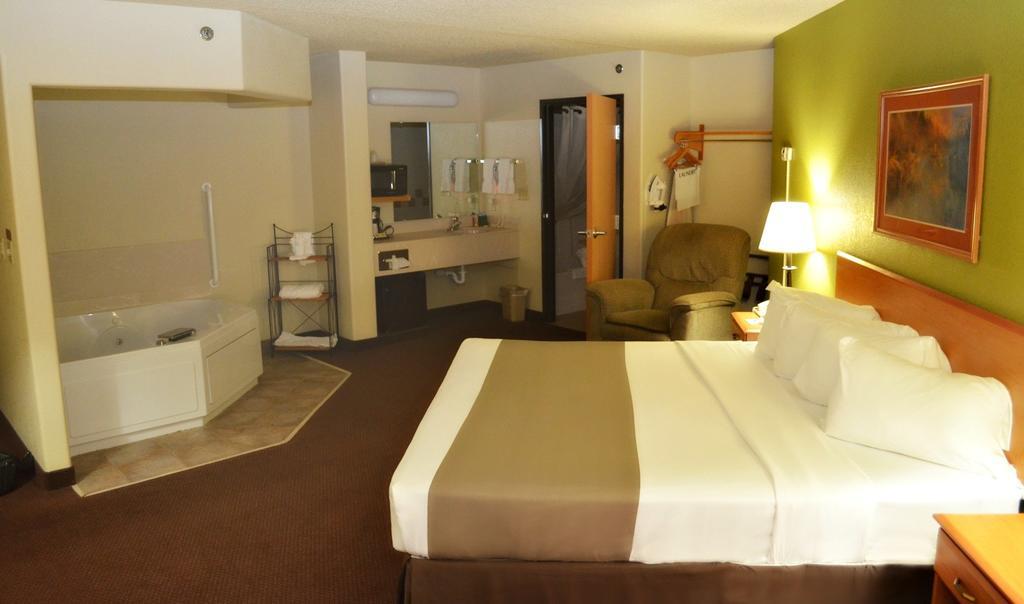 Fossil Creek Hotel & Suites Russell Dış mekan fotoğraf