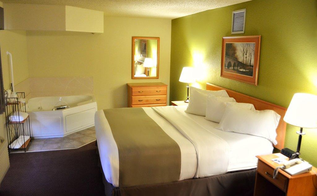 Fossil Creek Hotel & Suites Russell Dış mekan fotoğraf