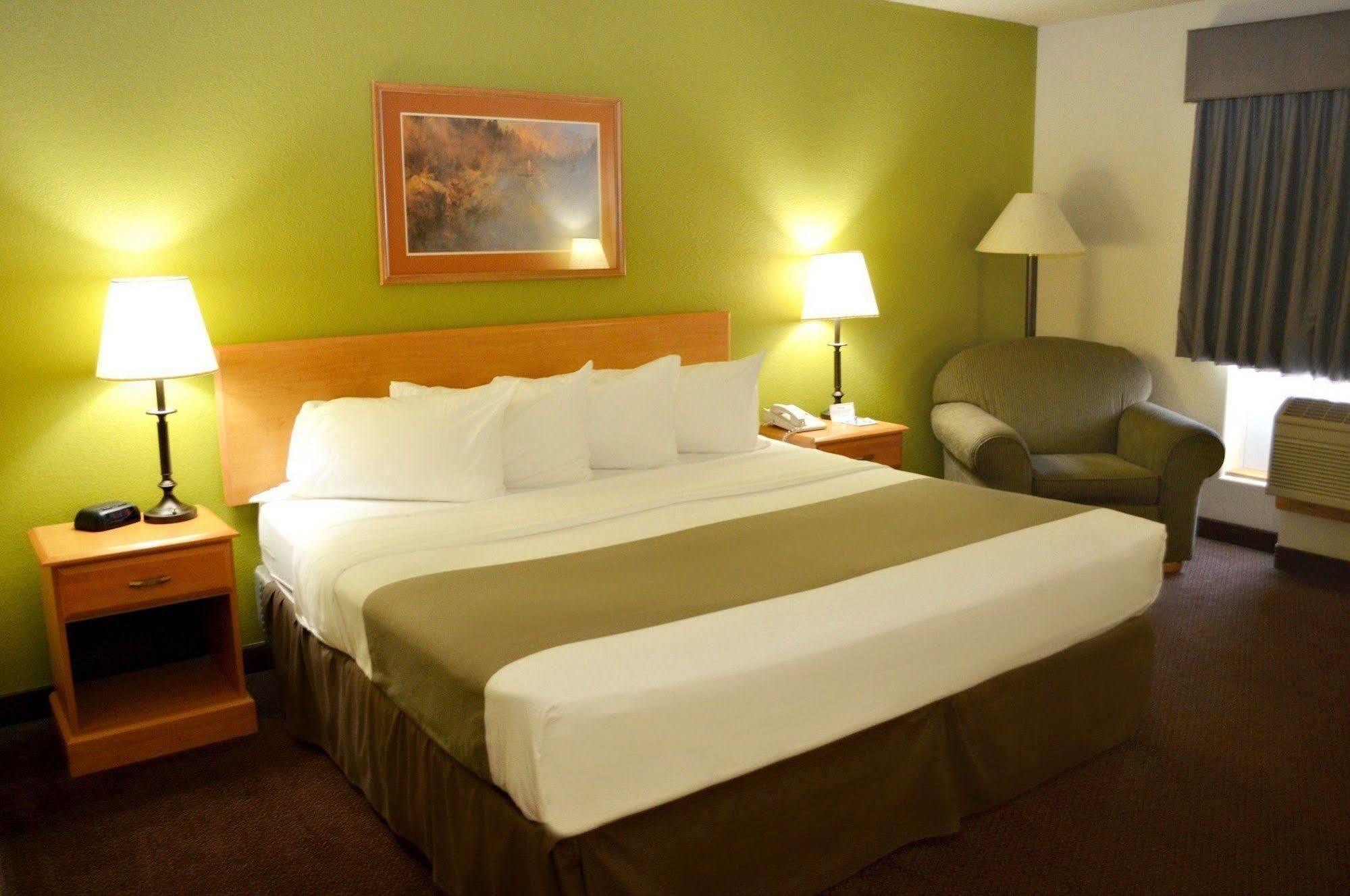 Fossil Creek Hotel & Suites Russell Dış mekan fotoğraf